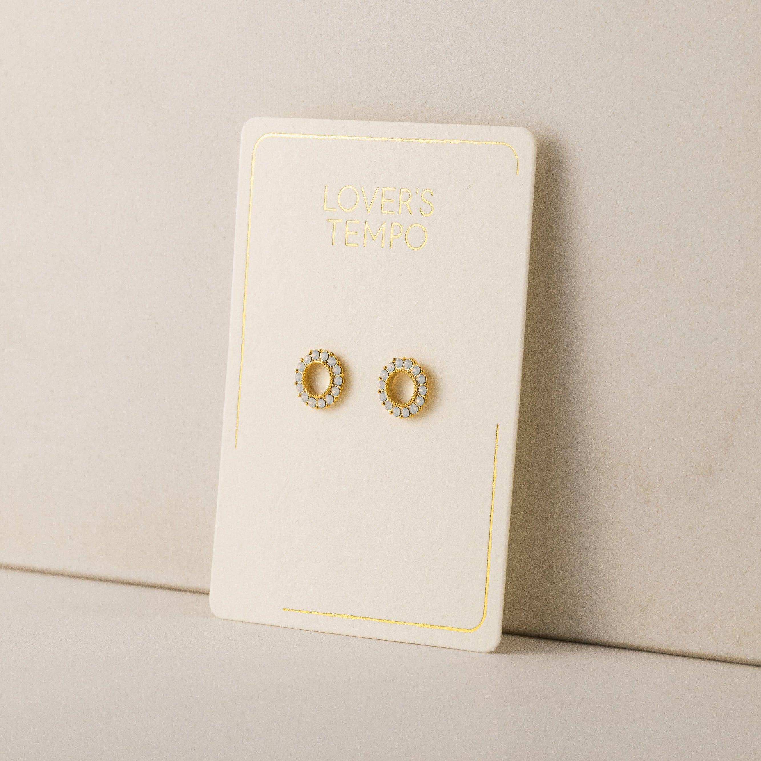 Kismet Stud Earrings: Pearl