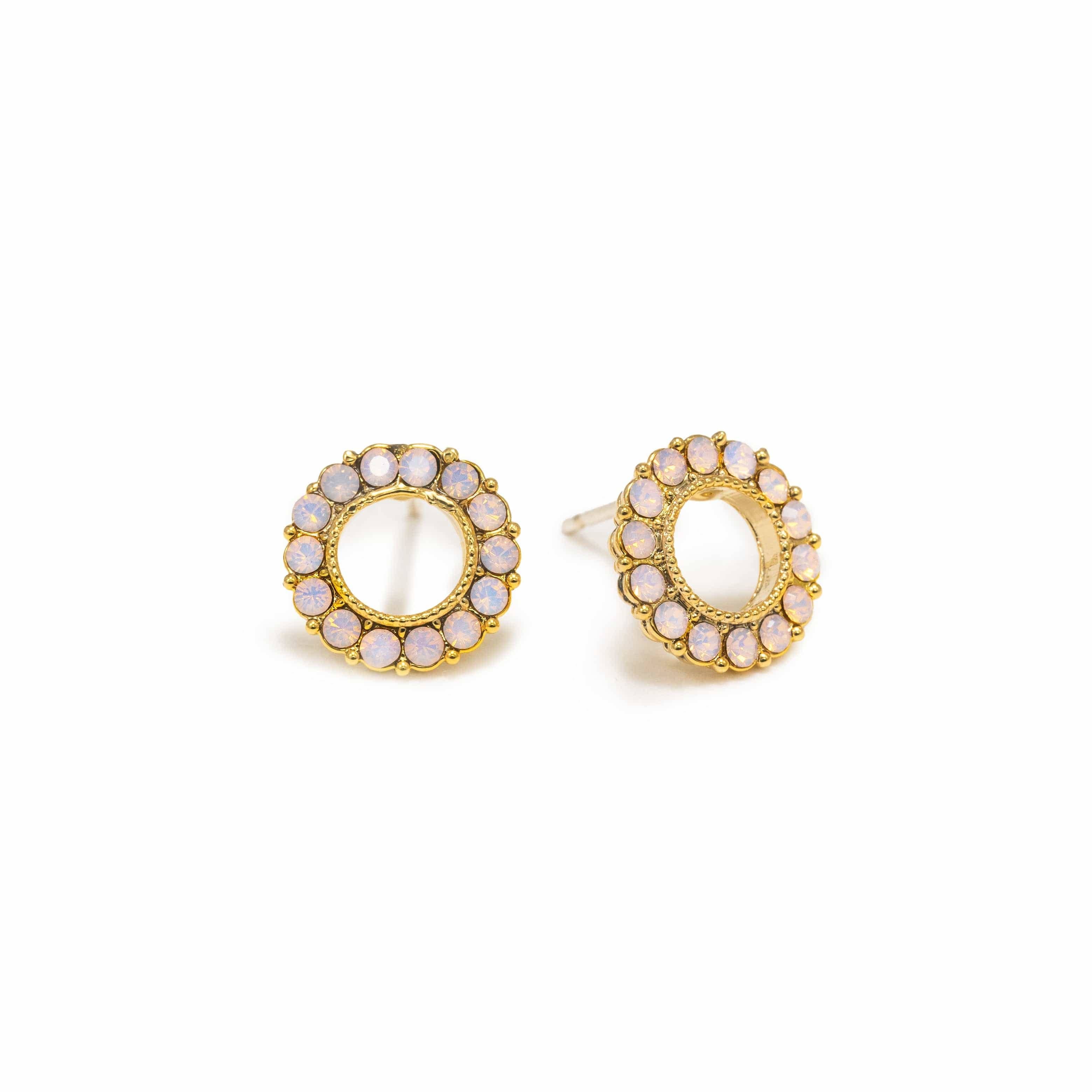Kismet Stud Earrings: Pearl