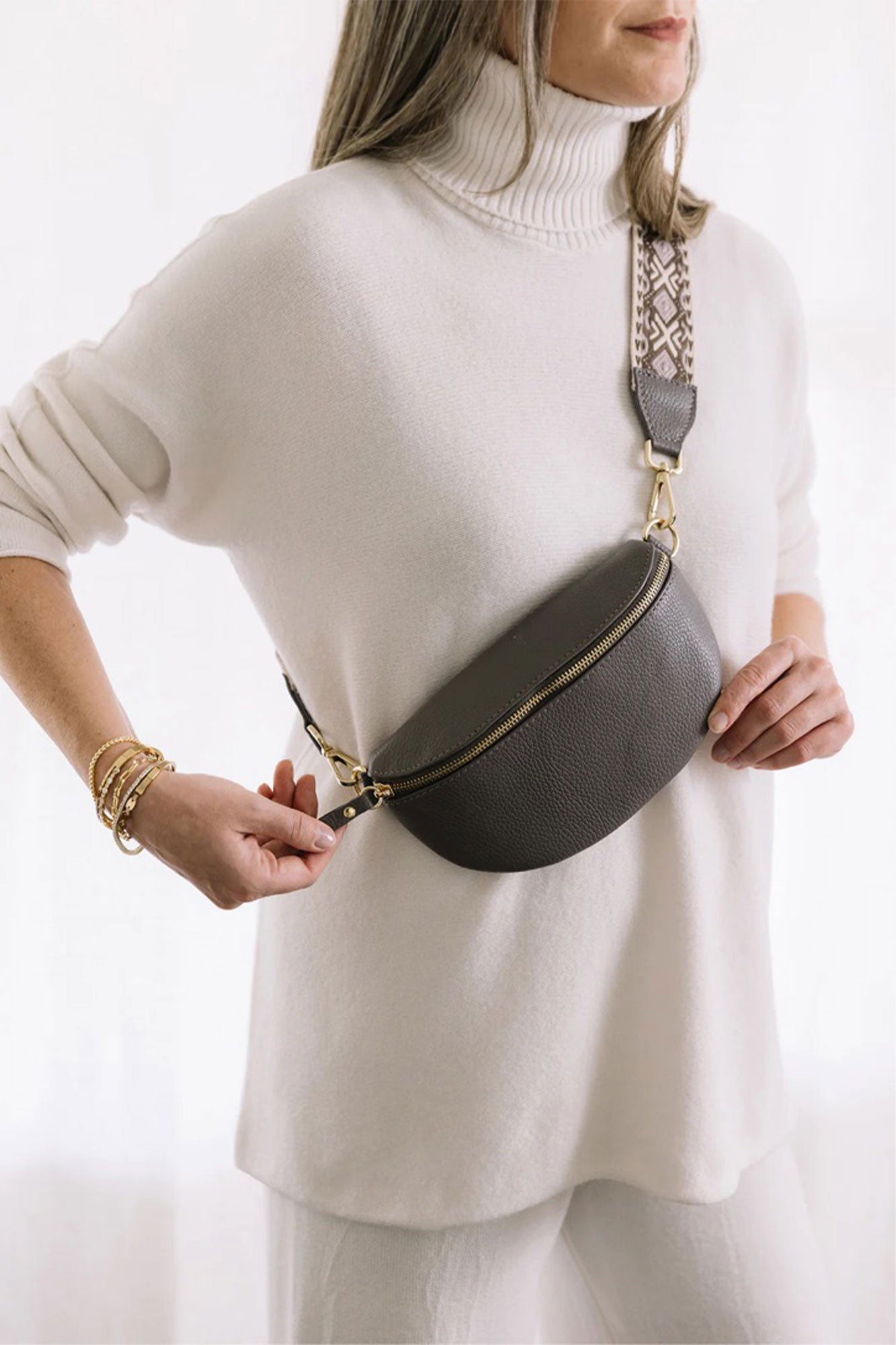 Lina Claretta Sling Bag