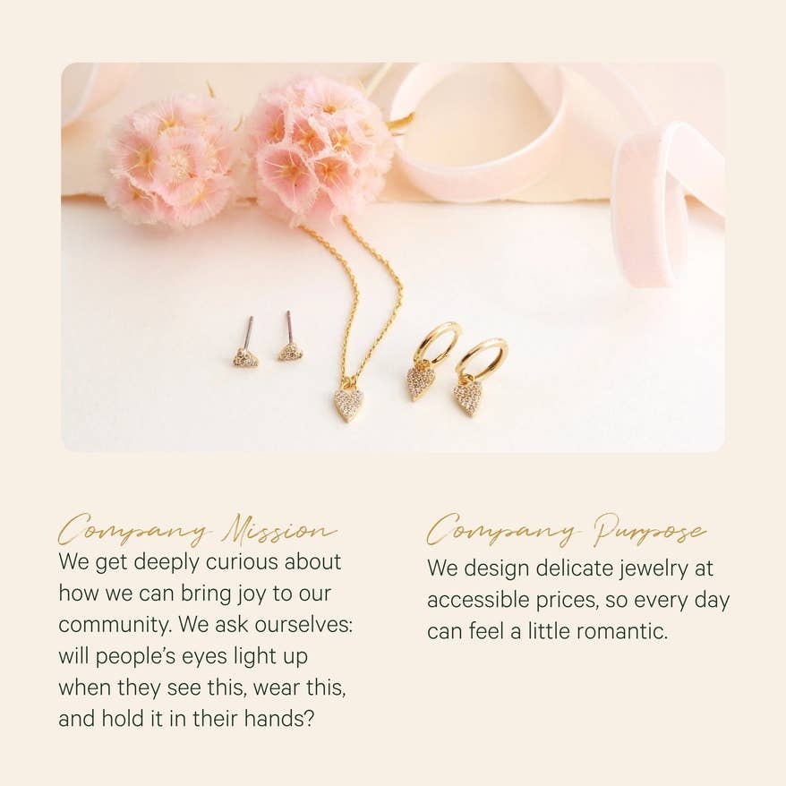 Kismet Stud Earrings: Pearl