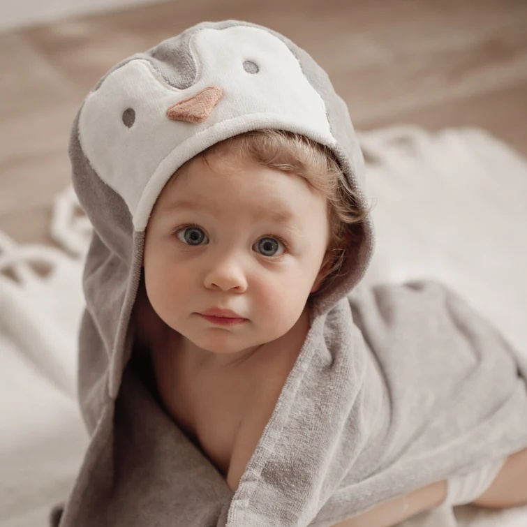 PENGUIN HOODED BABY BATH WRAP